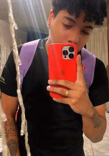 Anthony из Хетафе, ищу на сайте знакомства на одну ночь