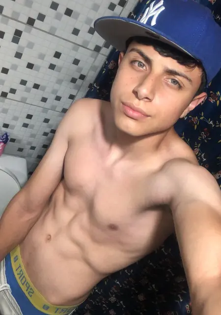 Alexis из Буэнос-айреса, ищу на сайте знакомства на одну ночь