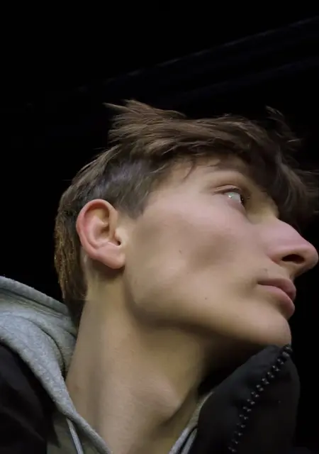 Дима из Кишинёва, мне 18, познакомлюсь на одну ночь