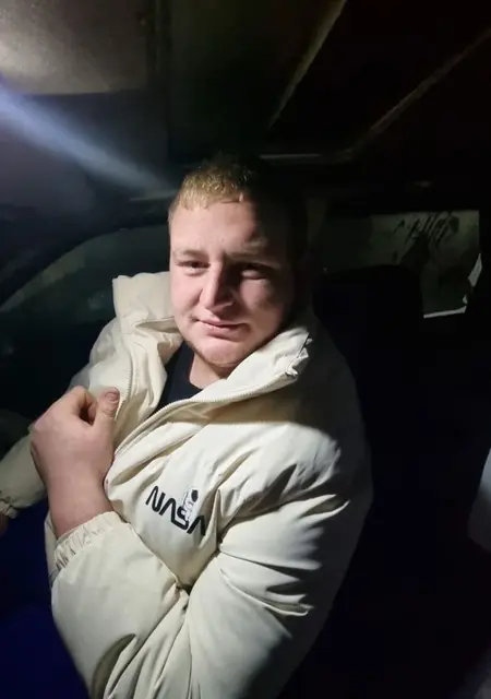 Я Nik, 23, из Караганды, ищу знакомства без обязательств