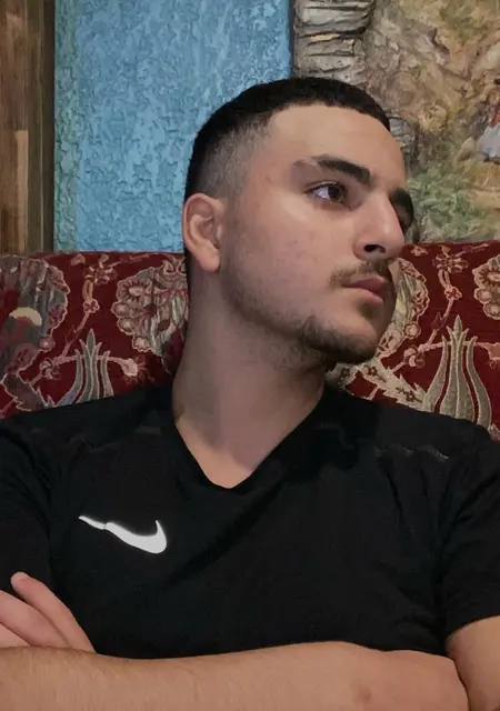 Ronen из Парижа, ищу на сайте знакомства на одну ночь