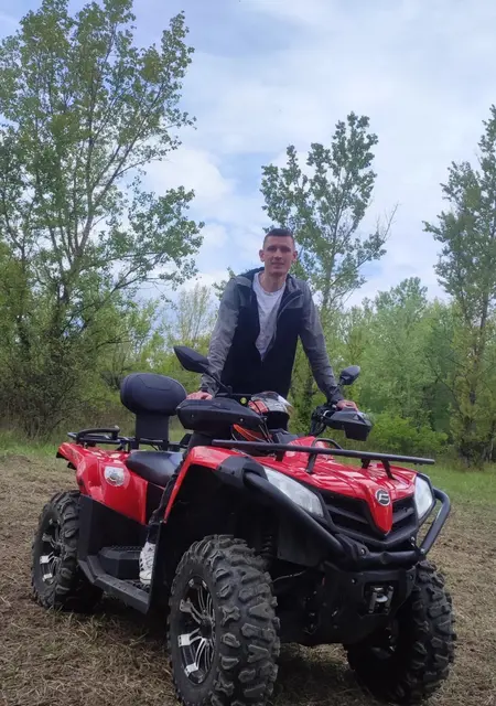 Sasha из Вышкув, мне 24, познакомлюсь для приятного времяпровождения