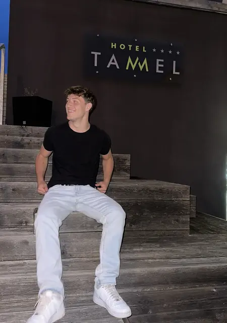 Jonás из Праги, ищу на сайте знакомства на одну ночь