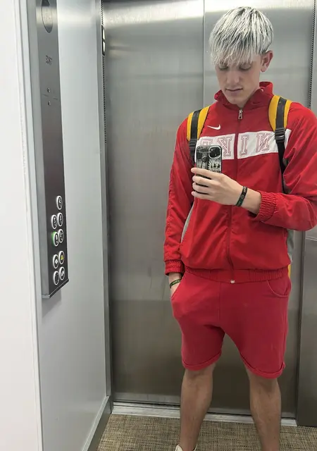 Я Alejandro, 21, из Кадиса, ищу знакомства без обязательств