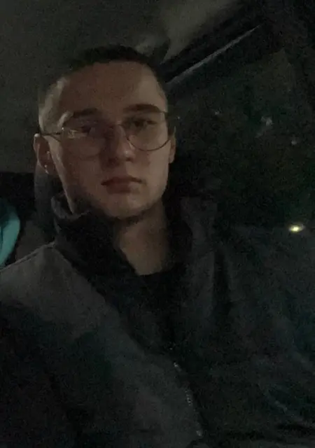 Soy Rostik, 21 años, conociéndome para relación sin ataduras en Valladolid