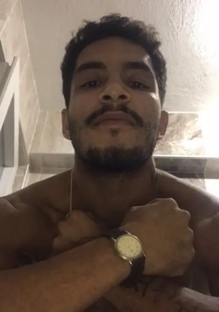 Я Alperhan Onur, 23, знакомлюсь без обязательств в Измире