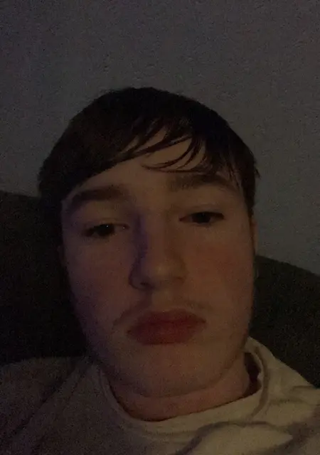 Ethan из Бангор, мне 21, познакомлюсь для приятного времяпровождения