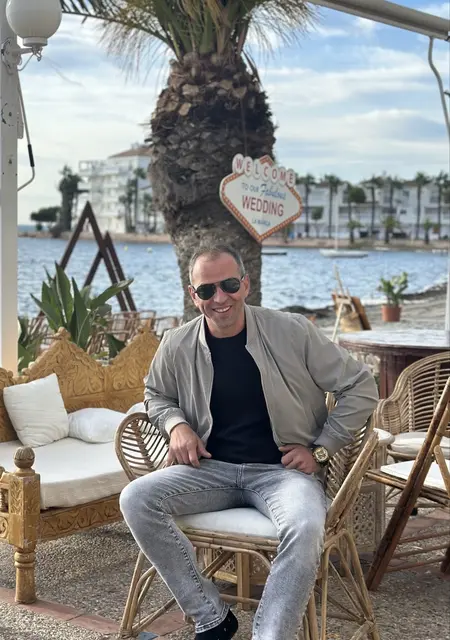 Марек из Торревьеха, мне 41, познакомлюсь для дружбы