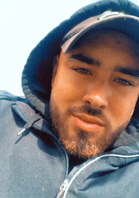 Я Gabi, 32, из Бухареста, ищу знакомство для открытые отношения