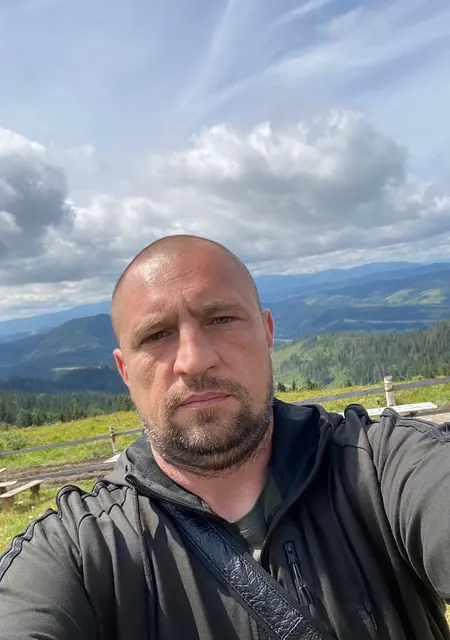 Я Станислав, 36 років з Сум, шукаю знайомство для спільних подорожей