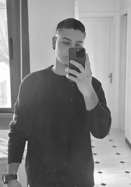 Juan Jose de Valencia, tengo 21 años, listo para conocer para hacer nuevos amigos