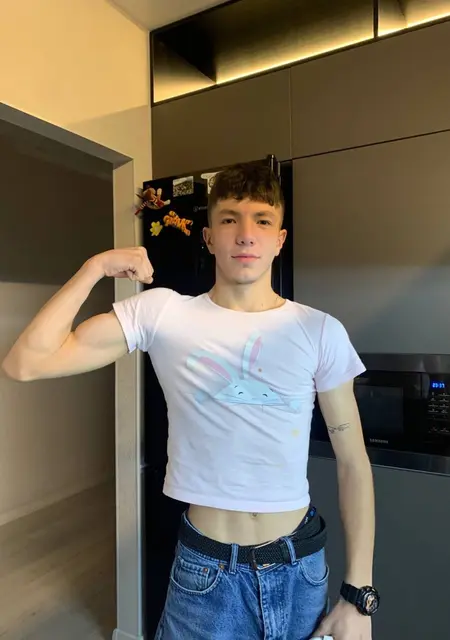 Били из Парижа, мне 20, познакомлюсь на одну ночь