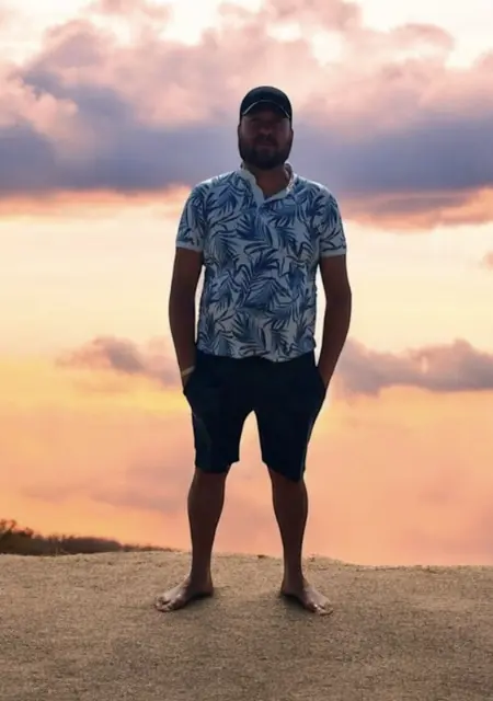 Миша из Кишинёва, мне 40, познакомлюсь для общения