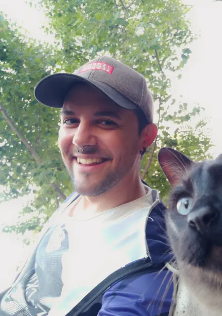 Soy Carlos, 34 años de Astorga, busco conocer gente para relación sin ataduras