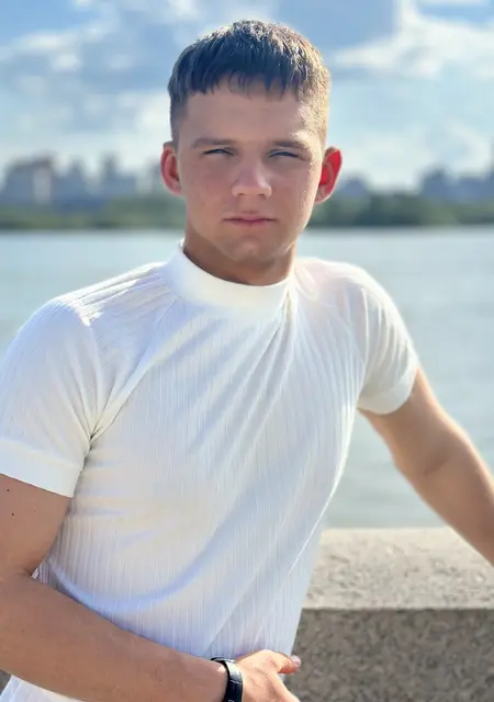 Даня из Еревана, ищу на сайте приятное времяпровождение