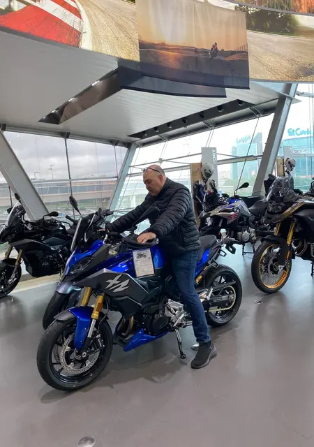 Alfredo de Madrid Centro, tengo 55 años, listo para conocer para relación abierta