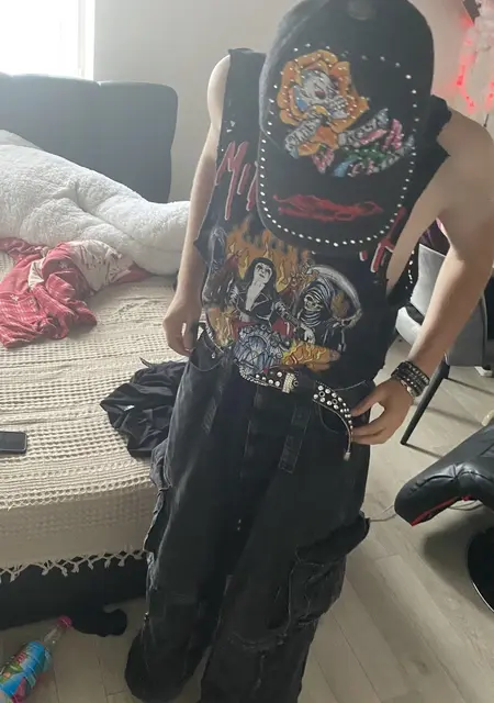 Максим з Ужгорода, мені 20 років, познайомлюсь для вірт