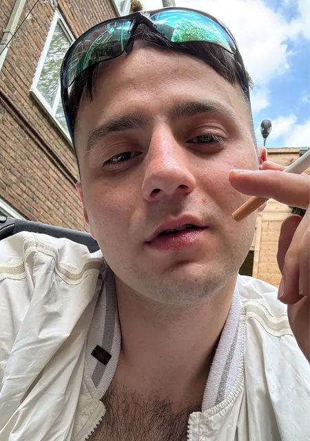 Я Bazz, 29, знакомлюсь на одну ночь в Кардиффе