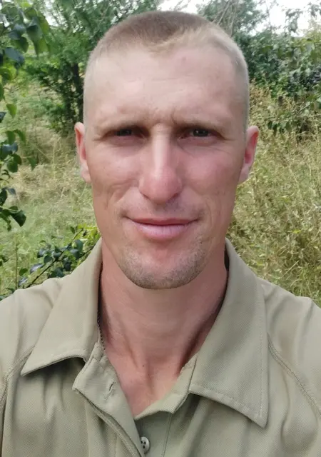 Данил из Енакиева, ищу на сайте знакомства на одну ночь