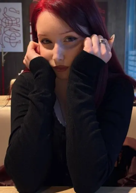 Я Даша, 19, из Ньютаунардс, ищу знакомство для приятного времяпровождения