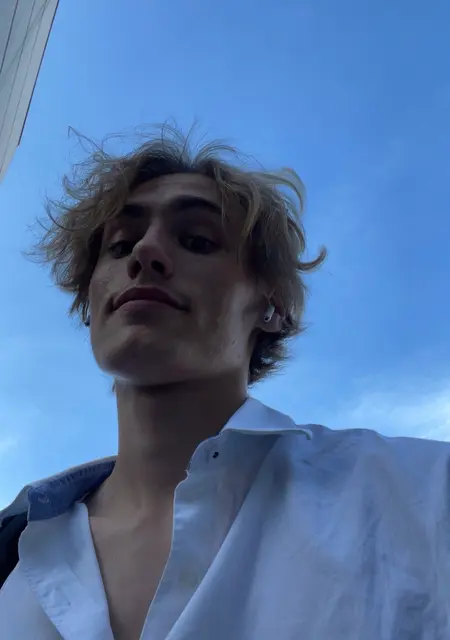 Yaroslav из Вильжюифа, ищу на сайте знакомства на одну ночь