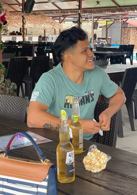 Я Joel, 21, из Мойобамба, ищу знакомства без обязательств