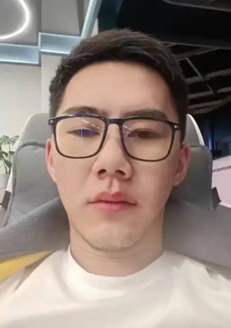 Дастан из Бишкека, ищу на сайте открытые отношения