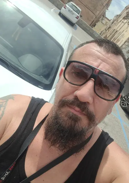 Wolfing de Valls, tengo 52 años, listo para conocer para relación abierta