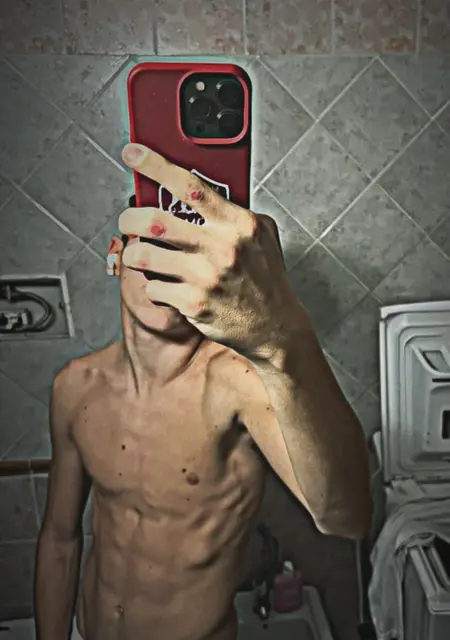 Я Solodonnearrapate, 18, знакомлюсь для вирта в Риме