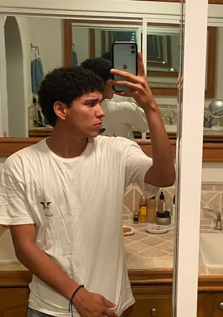 Я Kali, 21, из Сан-луис-рио-колорадо, ищу знакомства без обязательств