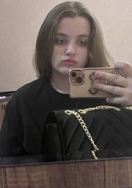 Я Алина, 18, знакомлюсь на одну ночь в Тбилиси