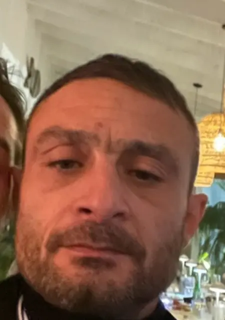 Carlos de Ibiza, busco en el sitio lío de una noche