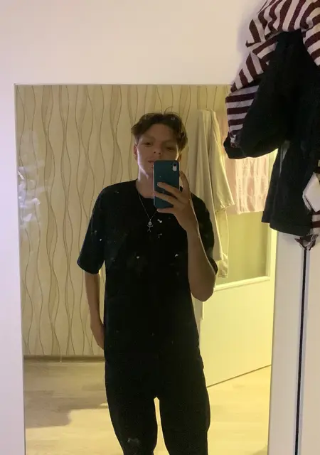 Я Артем, 19, знакомлюсь без обязательств в Орше