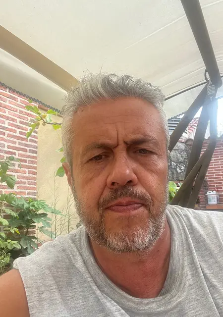 Soy Ricardo, 57 años de Villanueva de la Serena, busco conocer gente para lío de una noche