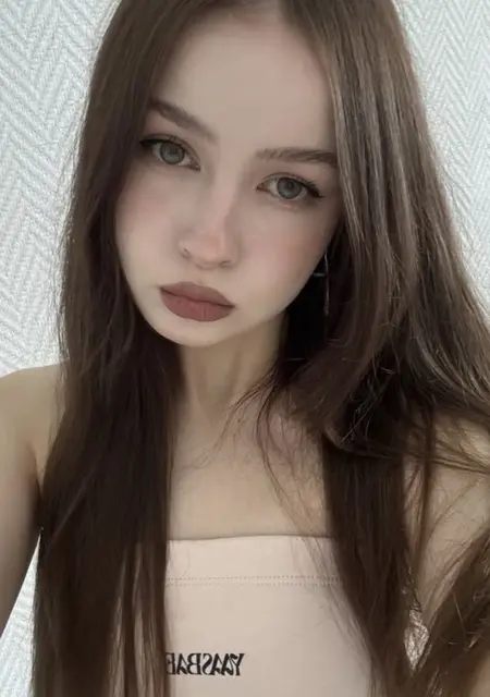 I'm Lerusik, 18, looking to meet for virtual conversation in London