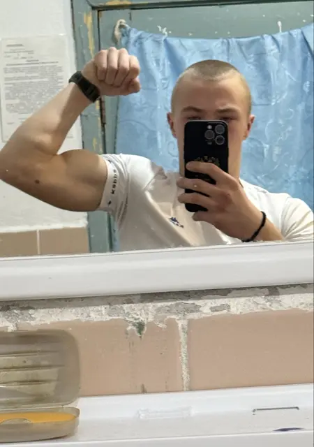 Я Константин, 18, знакомлюсь без обязательств в Салониках