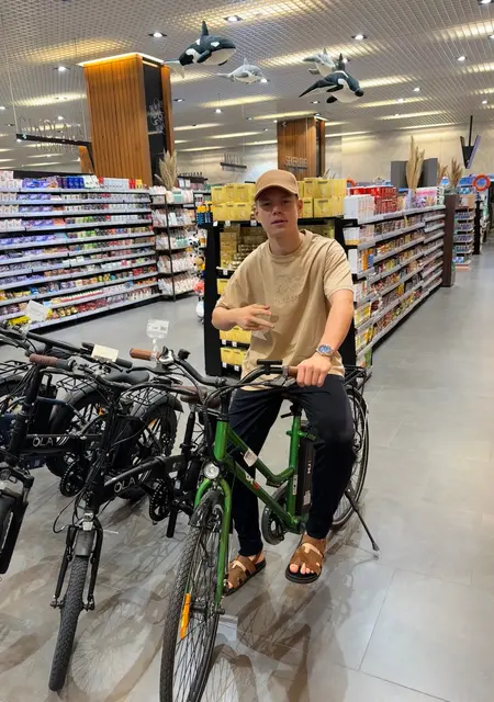 Мишаня из Анталии, мне 20, познакомлюсь без обязательств