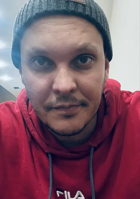 Я Александр, 37, из Франкфурта-на-майне, ищу знакомства без обязательств