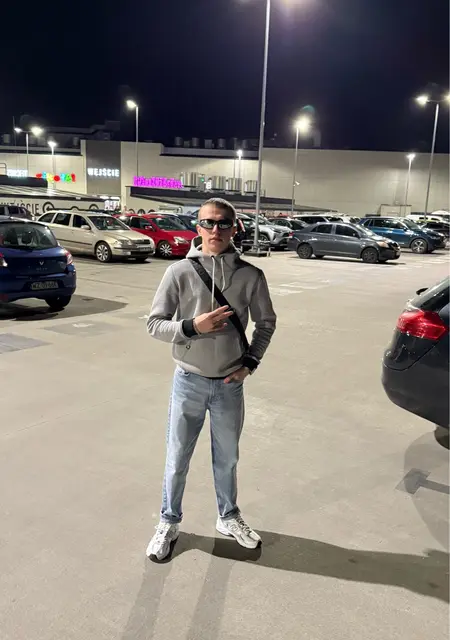 Я Dima, 18, из Лодзя, ищу знакомства без обязательств
