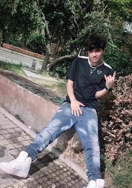 Я Benjamin, 19, из Вильяррика, ищу знакомства без обязательств