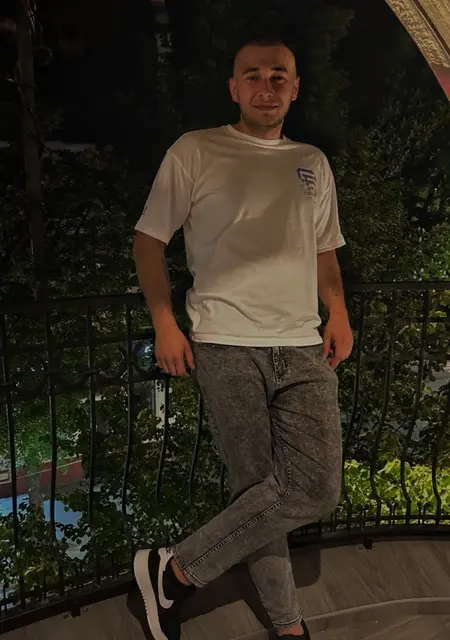 Ілля из Антверпена, ищу на сайте знакомства на одну ночь