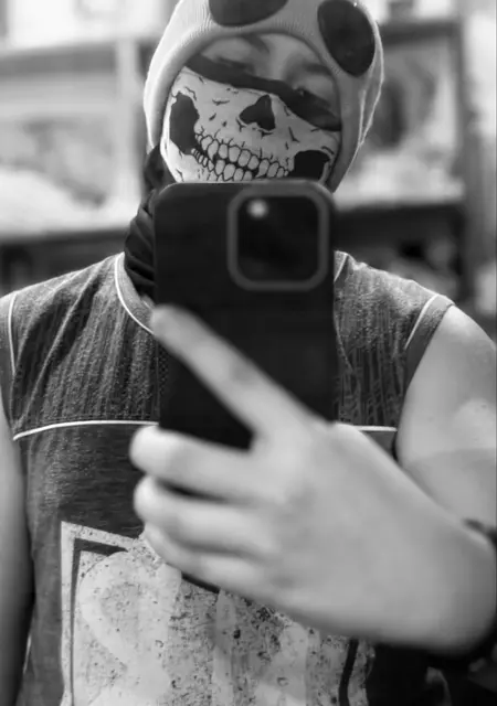 Я Hanzo, 18 років з Антрацита, шукаю знайомство для відкриті стосунки