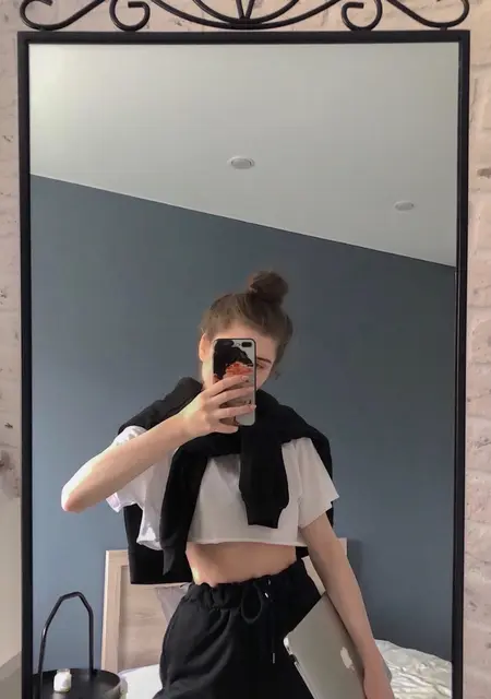 Я Інна, 19 років з Дніпро, шукаю знайомства на одну ніч