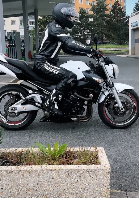 Я Дмитро, 26, из Пльзня, ищу знакомства на одну ночь