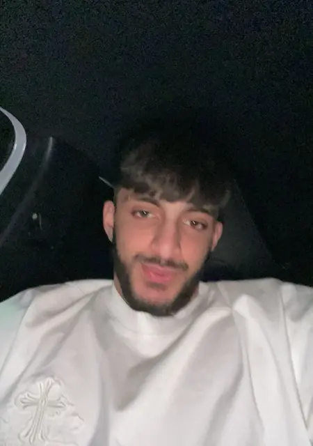 I'm Hussy, 19 from Dunfermline, seeking connections for no strings attached