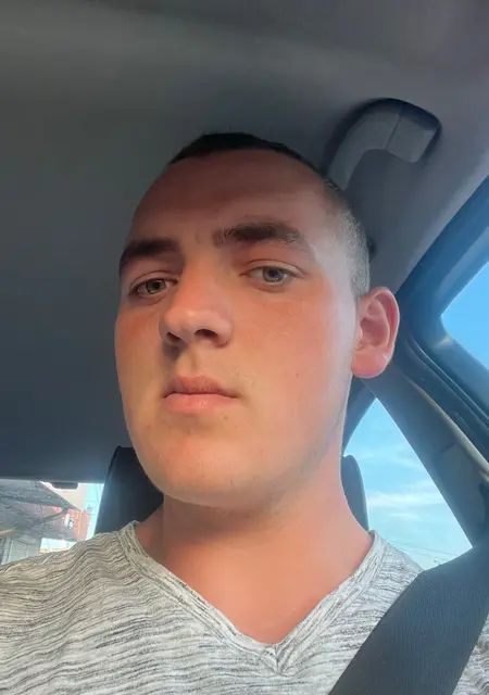 Я Рома, 20, из Познани, ищу знакомство для открытые отношения