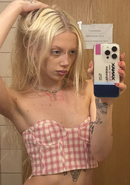 Liza из Варшавы, мне 18, познакомлюсь на одну ночь