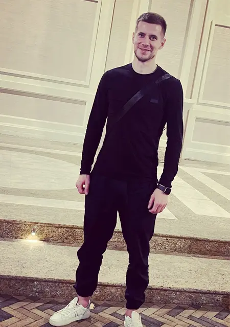 Я Максим, 31, из Дюссельдорфа, ищу знакомство для приятного времяпровождения