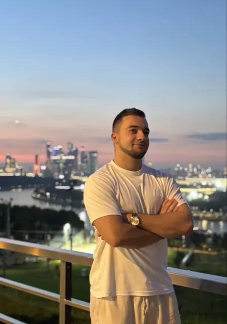 Я Эмиль, 21, из Берлина, ищу знакомства на одну ночь