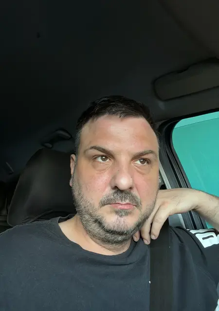 Florin из Яссы, мне 38, познакомлюсь для приятного времяпровождения